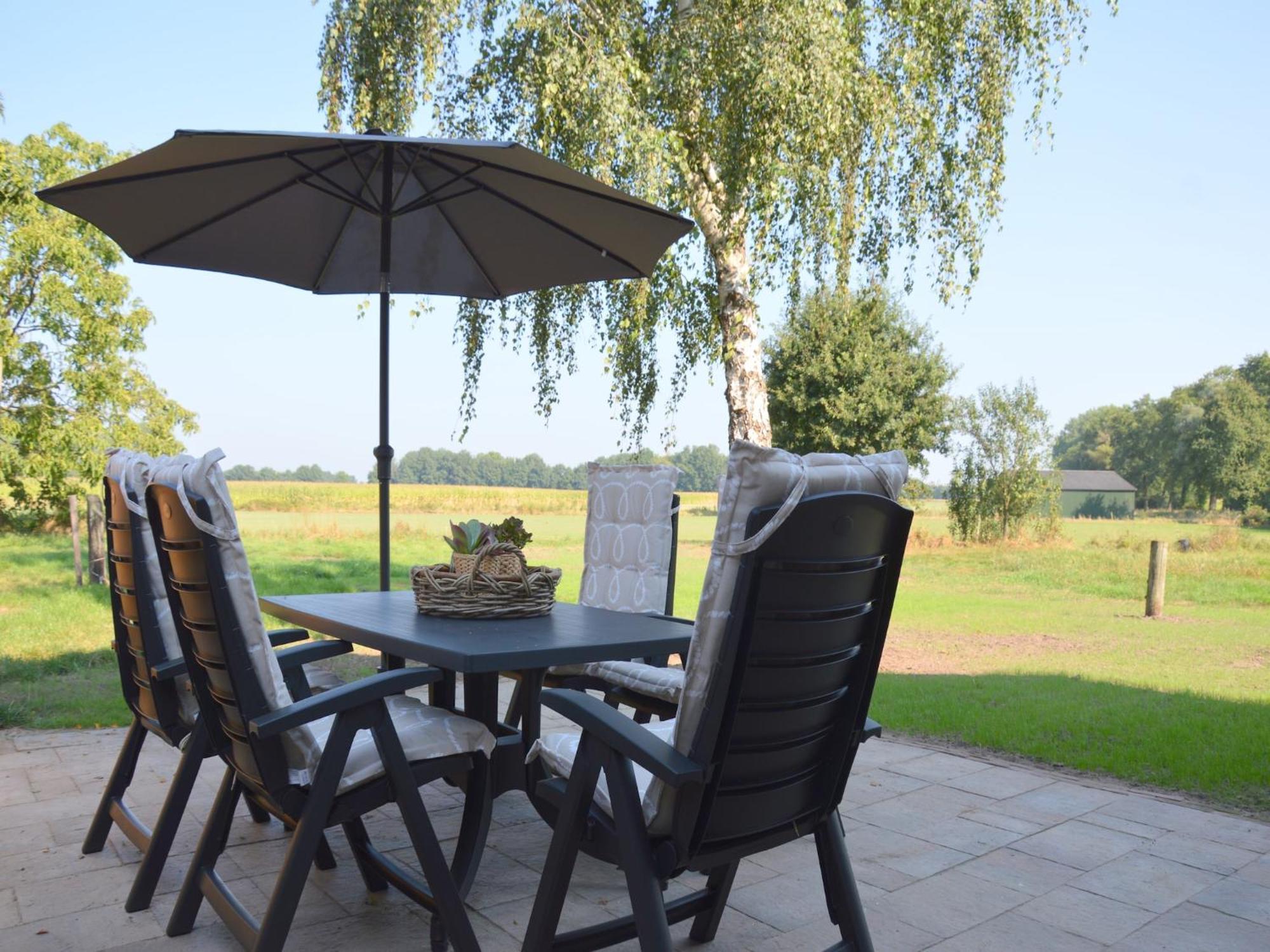 Quaint Farmhouse In Geesteren With Meadow View Buitenkant foto