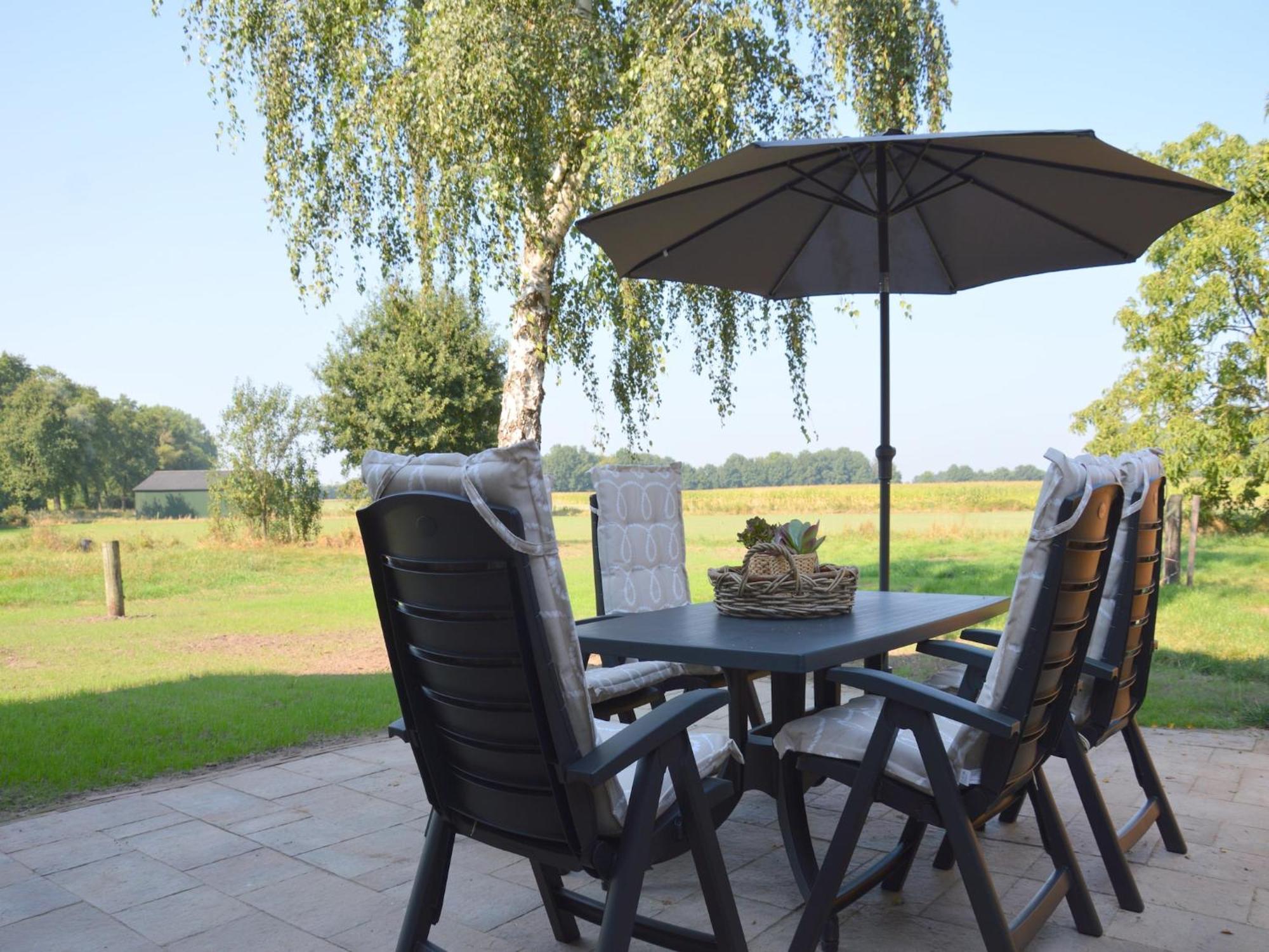 Quaint Farmhouse In Geesteren With Meadow View Buitenkant foto