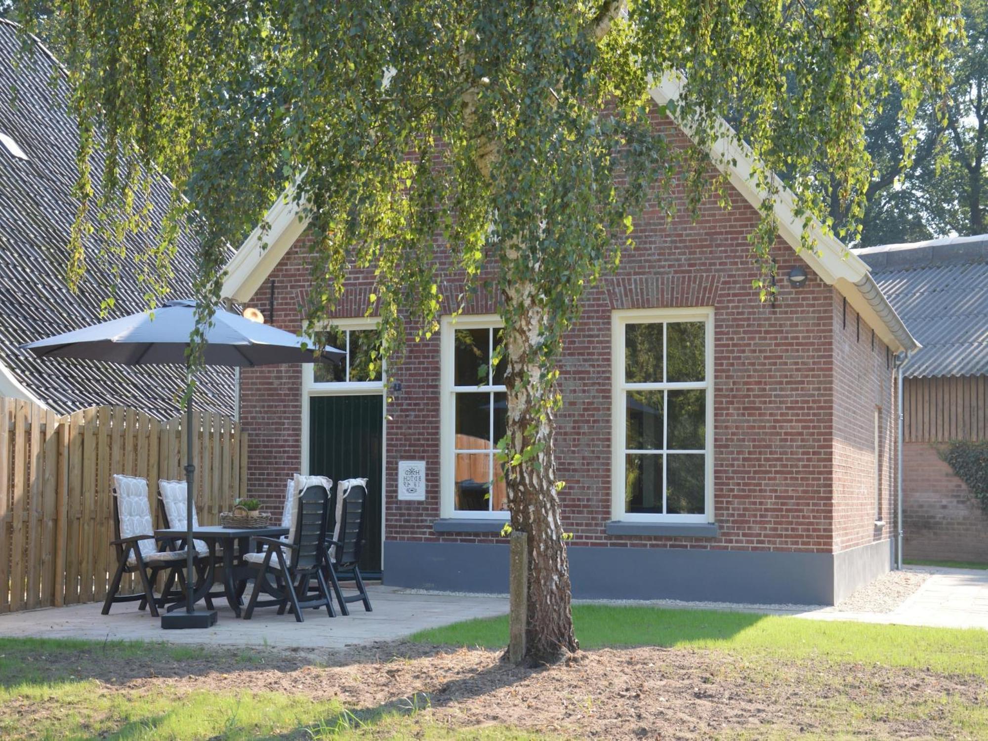 Quaint Farmhouse In Geesteren With Meadow View Buitenkant foto