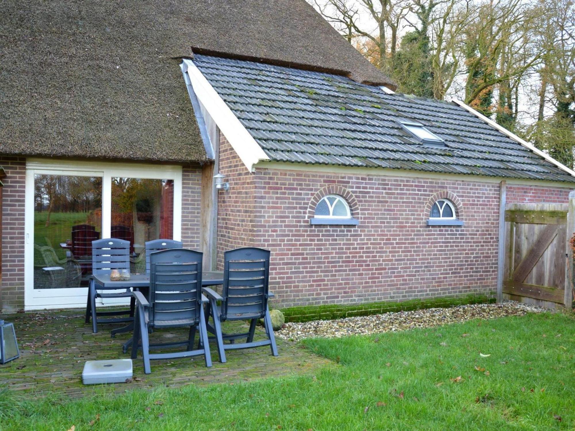 Quaint Farmhouse In Geesteren With Meadow View Buitenkant foto
