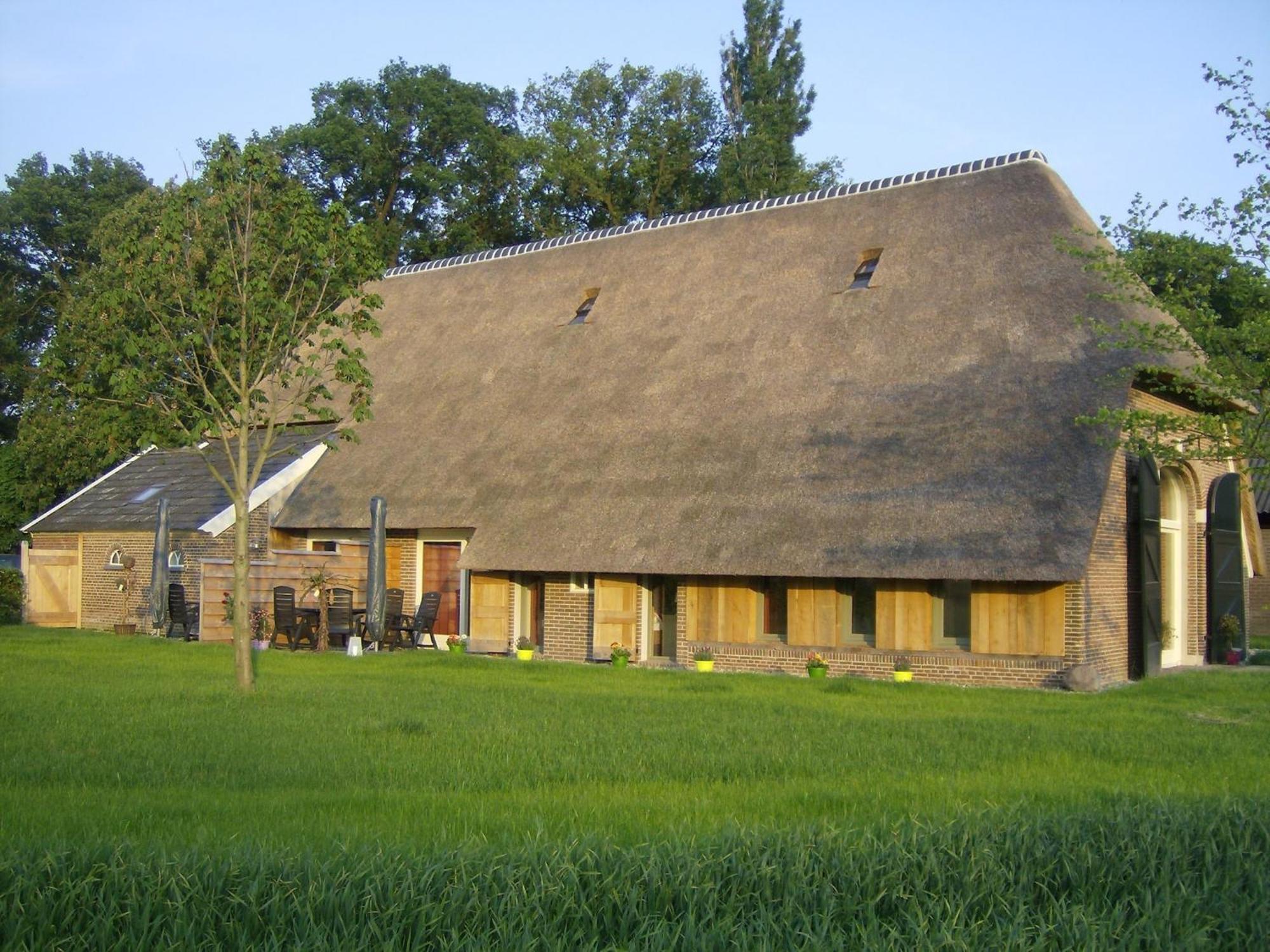 Quaint Farmhouse In Geesteren With Meadow View Buitenkant foto