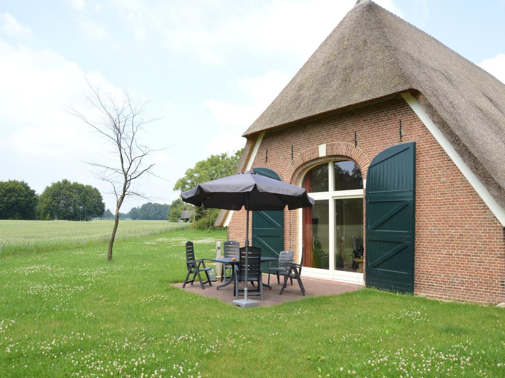 Quaint Farmhouse In Geesteren With Meadow View Buitenkant foto